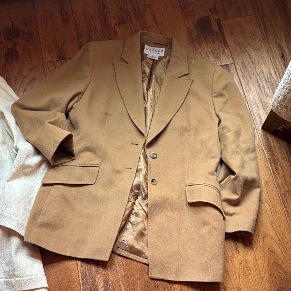 Jaeger Chic Cream Skirt and blazer and Tan Blazer Set - Picture 9 of 16